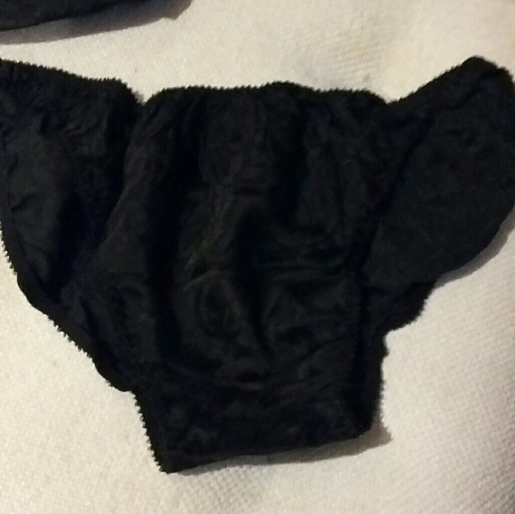 NWT LINDA HARTMAN BLACK SILK PANTIES AND POUCH - Picture 2 of 3